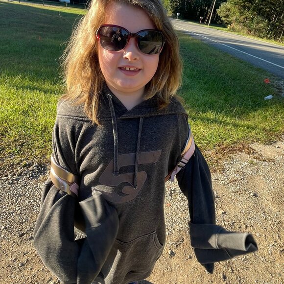 Meet your Posher, Tiffany - Picture 7 of 7